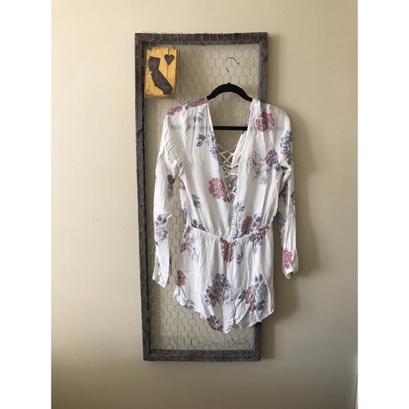 Kendall & Kylie Dresses & Skirts - Kendall & Kylie Floral Romper!